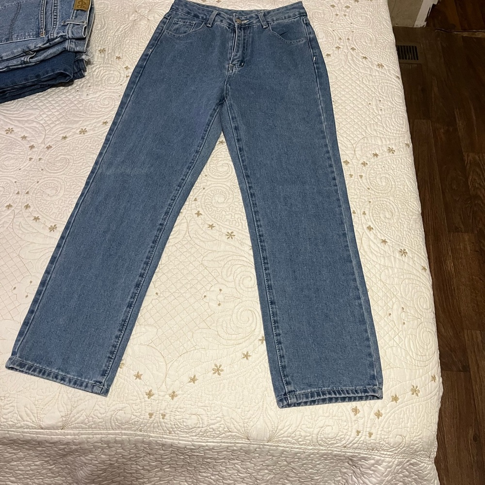 Shein High rise mom jeans super cute rarely worn light blue jeans